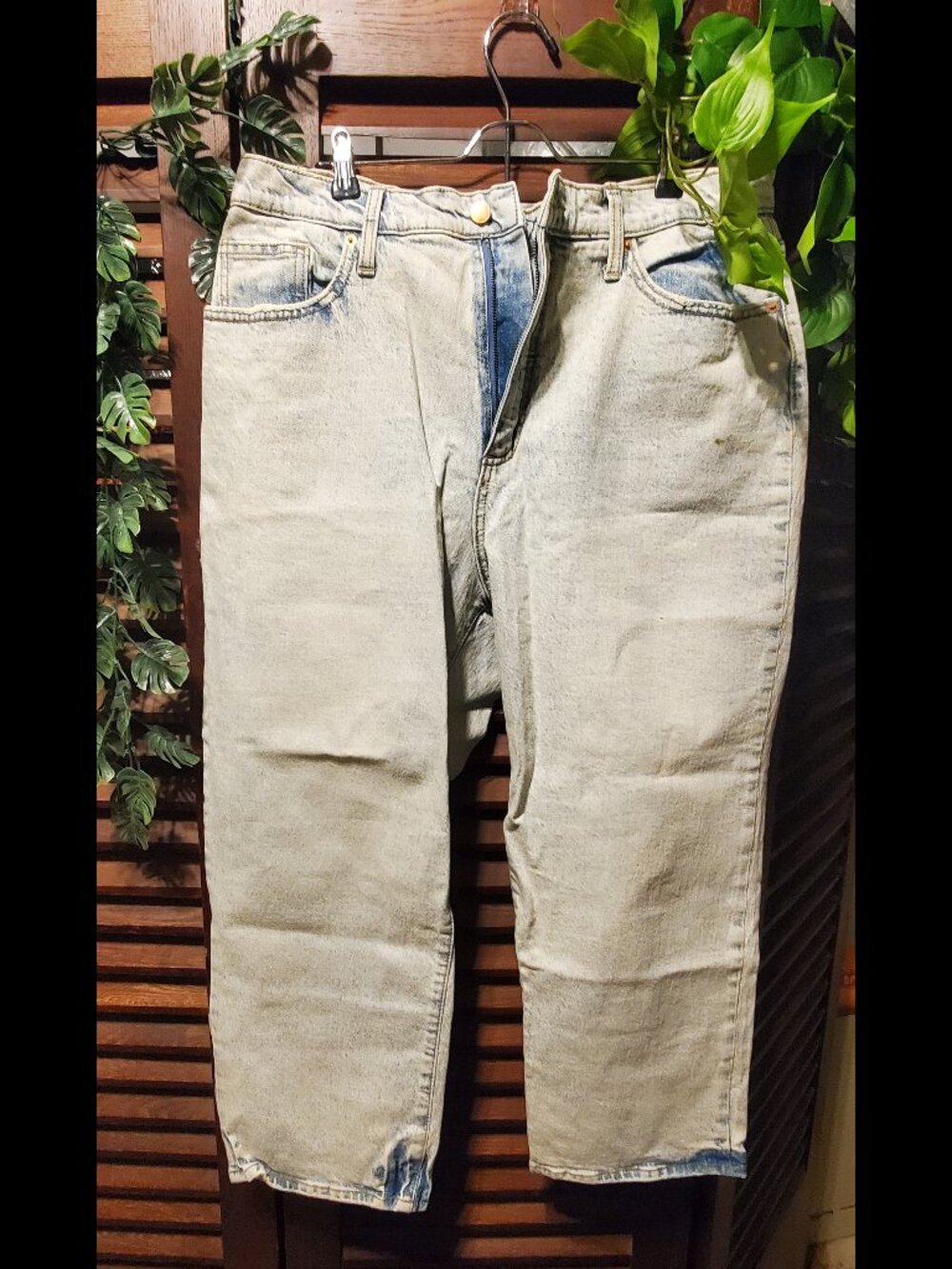 Light Wash Straight Leg Jeans
